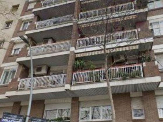 Foto 2 de Pis en venda a Vila de Gràcia de 1 habitació amb balcó i calefacció