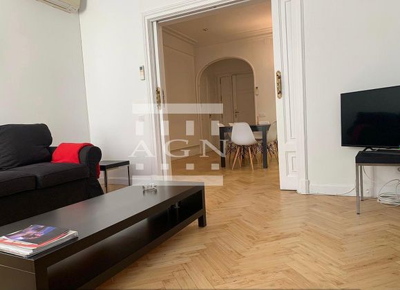 Foto 2 de Pis en lloguer a Sant Gervasi - Galvany de 2 habitacions amb mobles i aire acondicionat