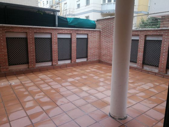 Foto 1 de Venta de piso en Urbanización San Isidro de 2 habitaciones con terraza y garaje