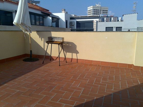 Foto 2 de Àtic en venda a Zona Port de 2 habitacions amb terrassa i aire acondicionat