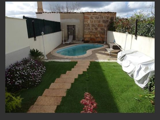 Foto 2 de Venta de casa adosada en Algaida de 4 habitaciones con terraza y piscina