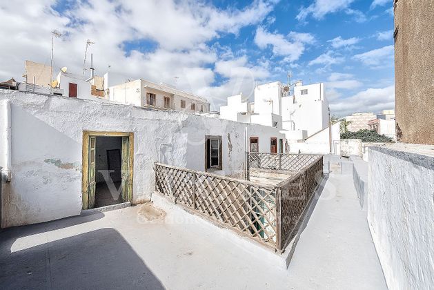 Foto 2 de Casa adossada en venda a Vegueta de 8 habitacions amb terrassa i balcó
