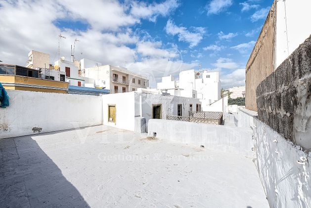 Foto 1 de Casa adossada en venda a Vegueta de 8 habitacions amb terrassa i balcó