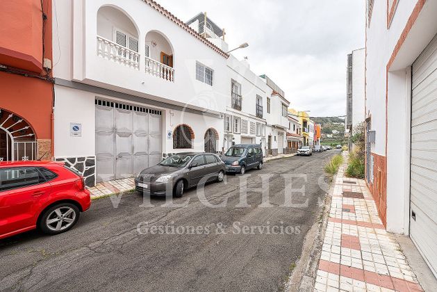 Foto 1 de Chalet en venta en Tamaraceite de 4 habitaciones con terraza y garaje