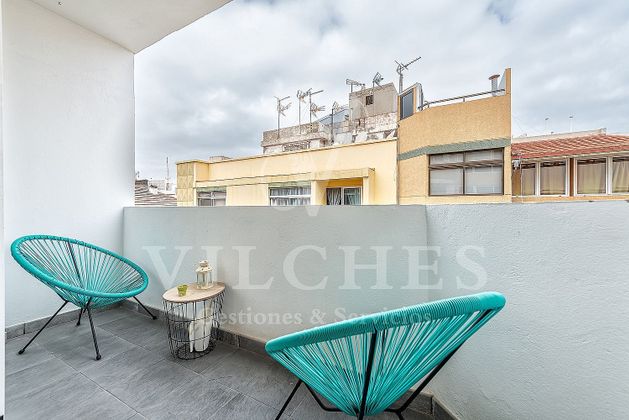 Foto 2 de Piso en alquiler en Santa Catalina - Canteras de 1 habitación con terraza y muebles
