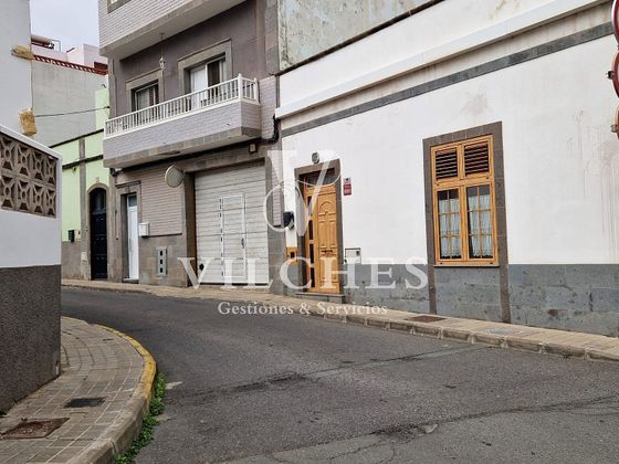 Foto 1 de Casa en venta en Arucas Casco de 3 habitaciones con terraza y garaje