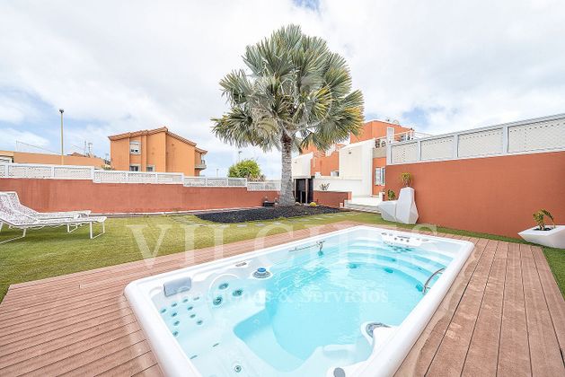 Foto 2 de Casa en venda a Escaleritas de 6 habitacions amb terrassa i piscina