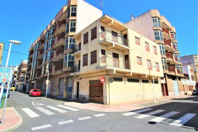 Foto 1 de Edifici en venda a calle De Pizarro amb ascensor