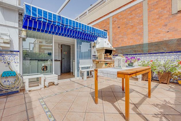 Foto 2 de Casa en venda a Centre - Badalona de 6 habitacions amb terrassa i garatge