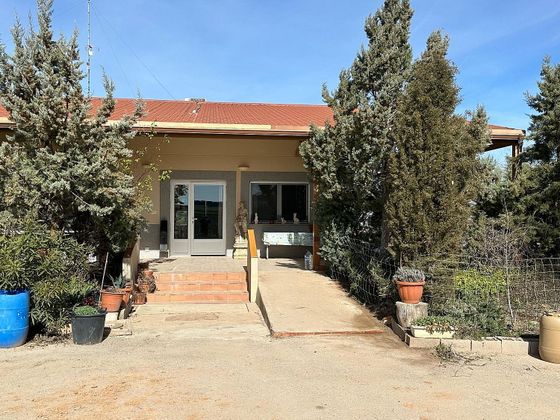 Foto 1 de Casa en venda a calle Camino Parrales Tembleque Toledo de 4 habitacions amb garatge i jardí