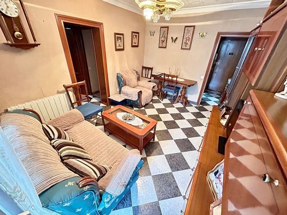 Foto 2 de Piso en venta en Aluche de 3 habitaciones con terraza y calefacción