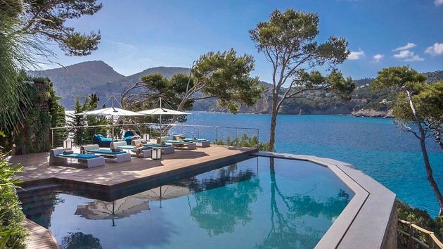 Foto 1 de Xalet en venda a Es Camp de Mar de 9 habitacions amb terrassa i piscina
