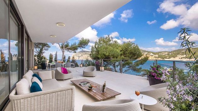 Foto 2 de Xalet en venda a Es Camp de Mar de 9 habitacions amb terrassa i piscina
