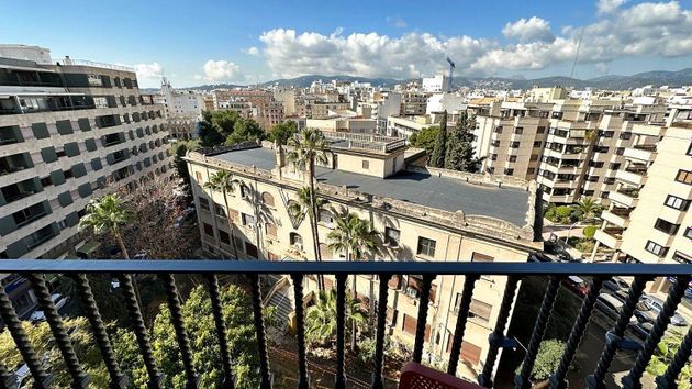 Foto 1 de Àtic en venda a Mercat  - La Missió - Plaça dels Patins de 2 habitacions amb terrassa i garatge