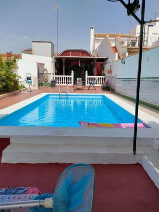 Foto 1 de Casa adossada en venda a Garrobo (El) de 4 habitacions amb piscina