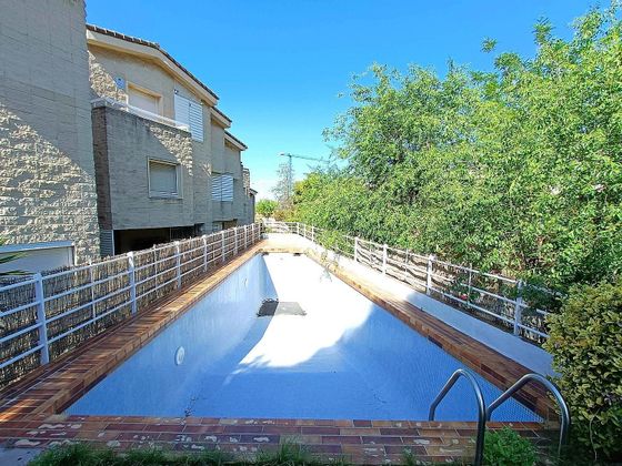 Foto 2 de Casa en lloguer a Finestrelles de 6 habitacions amb terrassa i piscina