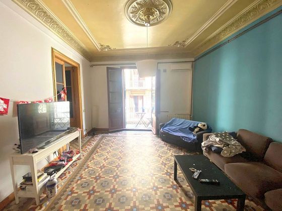 Foto 1 de Piso en alquiler en El Gòtic de 4 habitaciones con muebles y balcón