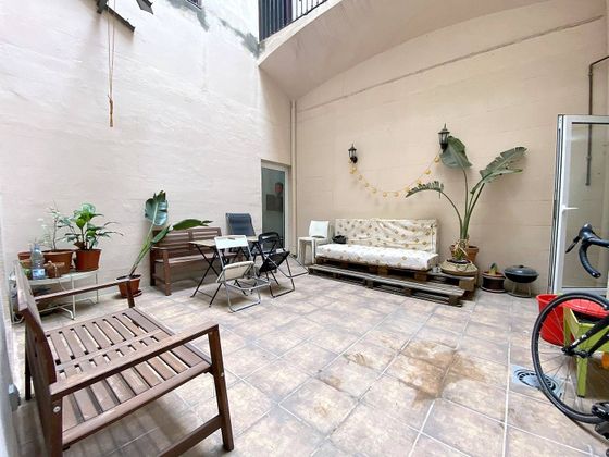Foto 2 de Piso en alquiler en El Gòtic de 4 habitaciones con terraza y muebles