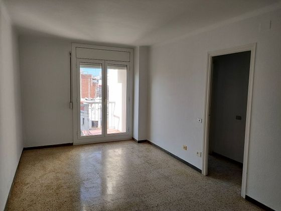 Foto 2 de Piso en alquiler en Centre - Hospitalet de Llobregat, L´ de 3 habitaciones con balcón y ascensor