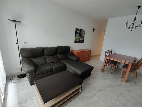 Foto 2 de Piso en alquiler en Centre - Hospitalet de Llobregat, L´ de 2 habitaciones con muebles y balcón