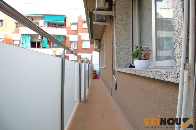 Foto 2 de Venta de piso en Sants de 4 habitaciones con balcón y aire acondicionado