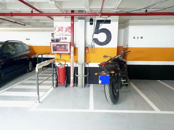 Foto 2 de Garatge en venda a El Camp de l'Arpa del Clot de 4 m²