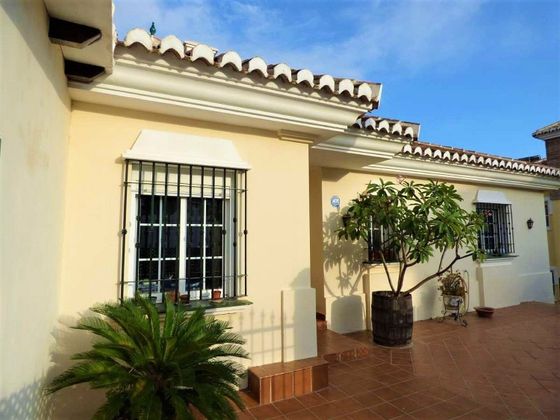 Foto 2 de Chalet en venta en Viña Málaga de 6 habitaciones con terraza y garaje
