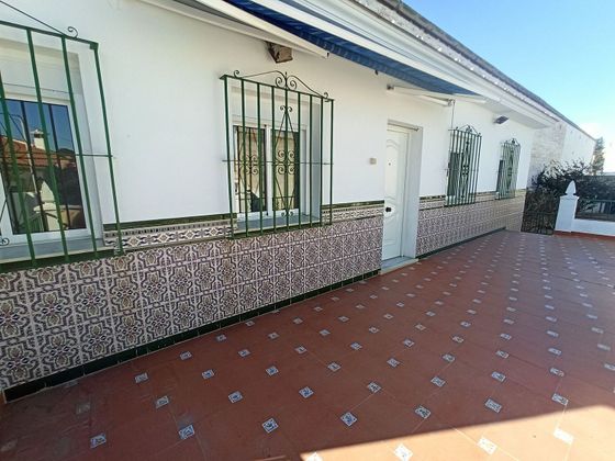 Foto 2 de Chalet en venta en Polígonos - Recinto Ferial Cortijo de Torres de 2 habitaciones con terraza y piscina