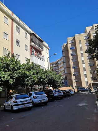 Foto 1 de Pis en venda a calle Castillo de Constantina de 3 habitacions amb balcó i ascensor