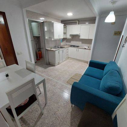 Foto 1 de Pis en lloguer a plaza Gelo de 4 habitacions amb terrassa i mobles