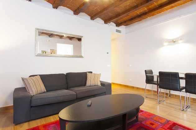 Foto 2 de Piso en alquiler en La Nova Esquerra de l'Eixample de 3 habitaciones con muebles y balcón