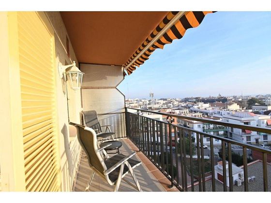 Foto 2 de Piso en venta en Els Molins - La Devesa - El Poble-sec de 3 habitaciones con garaje y balcón