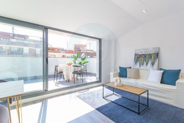 Foto 2 de Dúplex en venda a Poble Nou - Zona Esportiva de 4 habitacions amb terrassa i balcó