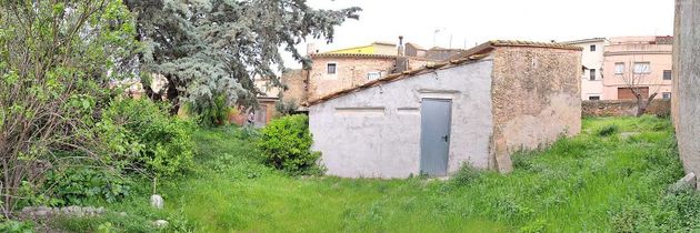 Foto 2 de Venta de casa en Garrigàs de 4 habitaciones con terraza y jardín