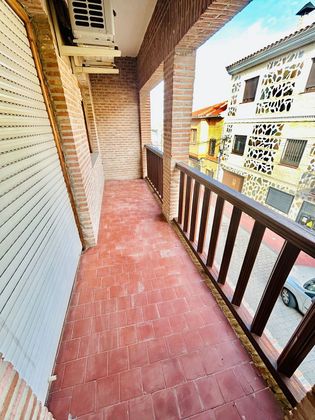 Foto 2 de Pis en venda a Olías del Rey de 4 habitacions amb terrassa i aire acondicionat