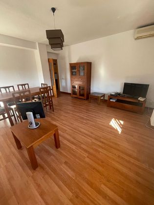 Foto 1 de Piso en alquiler en Santa Bárbara de 2 habitaciones con garaje y muebles