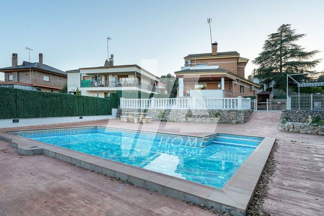 Foto 1 de Chalet en venta en calle De la Cadernera de 4 habitaciones con terraza y piscina