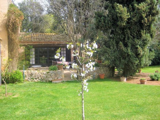 Foto 2 de Casa rural en venda a Ventalló de 4 habitacions amb terrassa i jardí