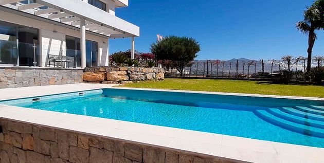 Foto 2 de Xalet en venda a El Faro de Calaburra - Chaparral de 3 habitacions amb terrassa i piscina