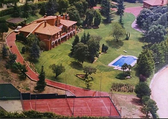 Foto 1 de Venta de chalet en Ametlla del Vallès, l´ de 7 habitaciones con terraza y piscina