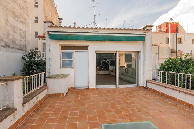 Foto 1 de Casa en venda a Calella de 4 habitacions amb terrassa i garatge