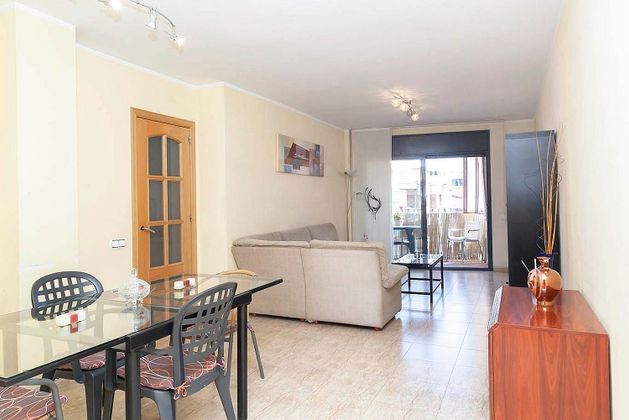 Foto 2 de Pis en venda a Sant Andreu de la Barca de 4 habitacions amb balcó i calefacció