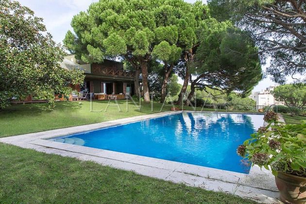 Foto 2 de Xalet en venda a Fenals de 6 habitacions amb terrassa i piscina