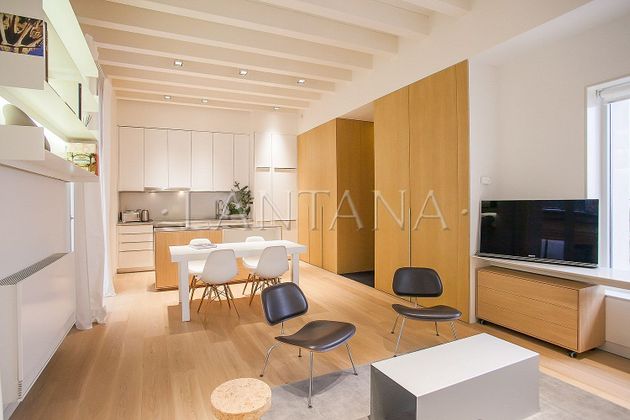 Foto 1 de Venta de piso en Sant Pere, Santa Caterina i la Ribera de 2 habitaciones con piscina y muebles