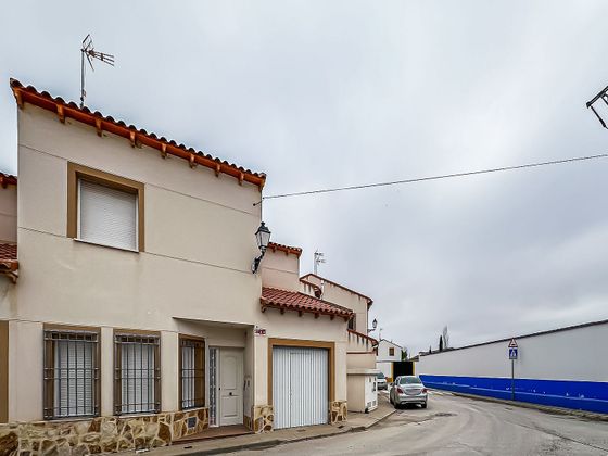 Foto 1 de Venta de casa en ronda Villacañas de 4 habitaciones con garaje y jardín