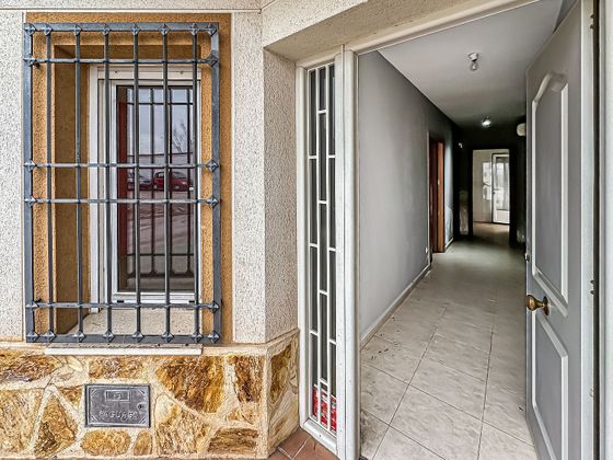 Foto 2 de Casa en venda a ronda Villacañas de 4 habitacions amb garatge i jardí