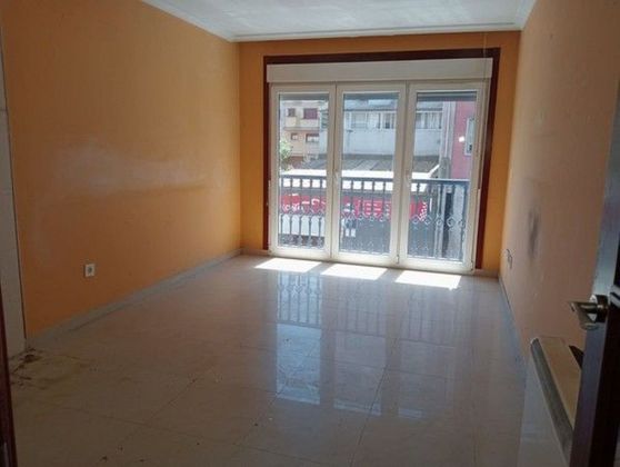 Foto 2 de Piso en venta en Ribeira de 2 habitaciones con garaje