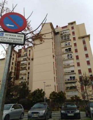 Foto 1 de Piso en venta en Poligono Sur - La Oliva - Letanías de 2 habitaciones con ascensor