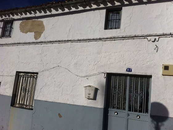 Foto 1 de Venta de casa en Valdepeñas de Jaén de 2 habitaciones y 272 m²
