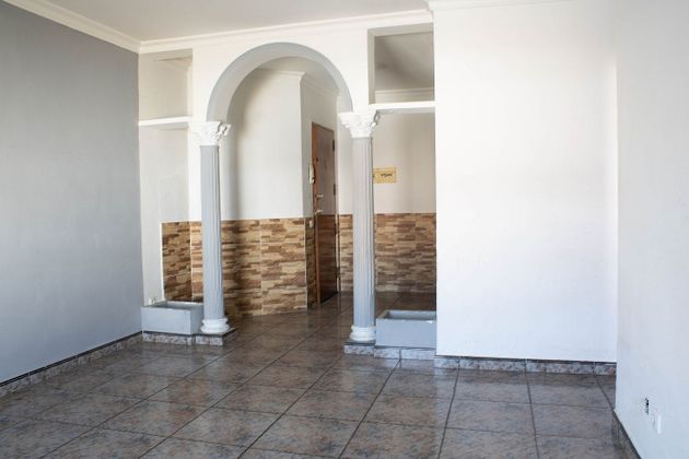 Foto 2 de Venta de piso en Barbate ciudad de 1 habitación y 57 m²